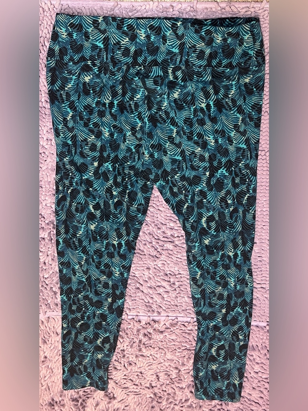 Soft Surroundings Teal & Black Patterned Yoga Leggings